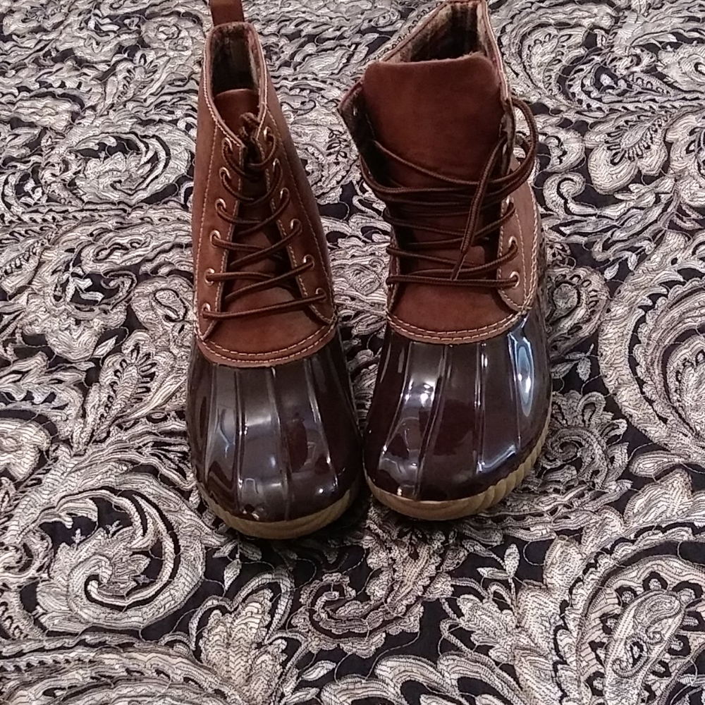 Rain boots, new never worn without tags